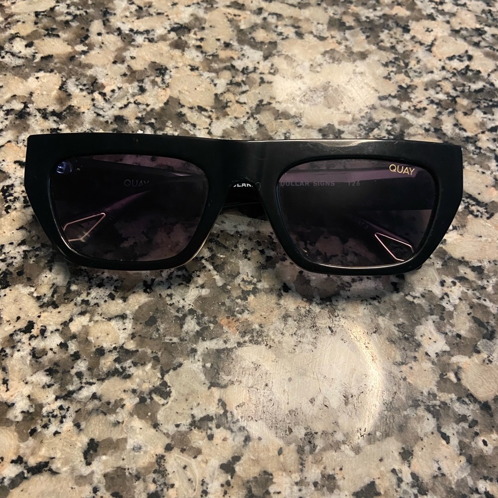 Quay dollar sign polarized sunglasses